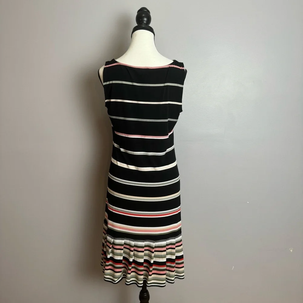 White House Black Market |WHBM| sleeveless striped black pleated dress size s - Picture 3 of 9